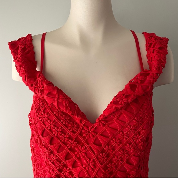 Chi Chi London Bardot Premium Lace Mid Dress Red Crochet NWT Size 12 - Picture 4 of 9